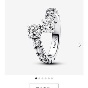 PANDORA sparking overlapping band ring